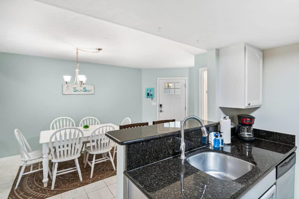 The Salty Saint Townhouse By The Beach St. Augustine Exteriör bild
